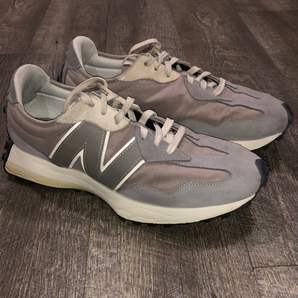 New Balance 327
